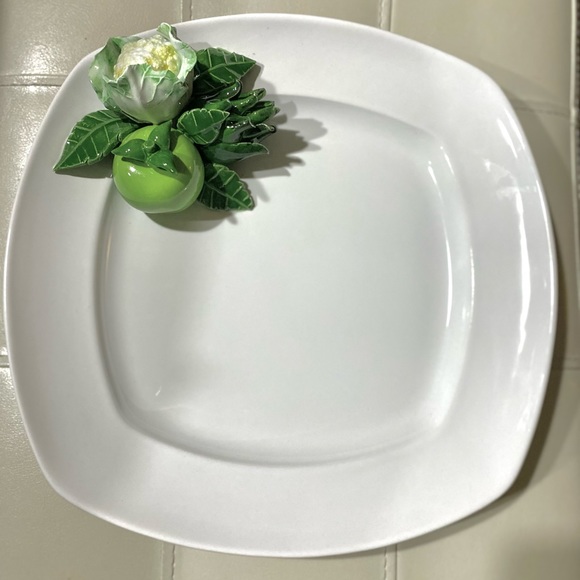 Italian Decorative Plate with inbuilt Green Veggies - Picture 11 of 16